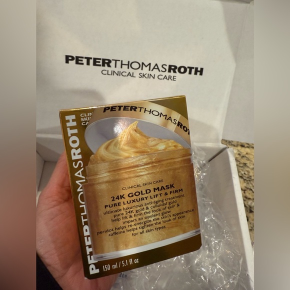 Peter Thomas brand NEW 24k gold mask.